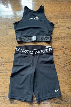 Nike Workout Set thumbnail 1