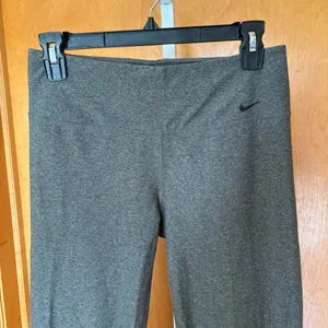 Nike legend polo skinny Charcoal Athletic‎ Pants women’s medium 725123 thumbnail 2