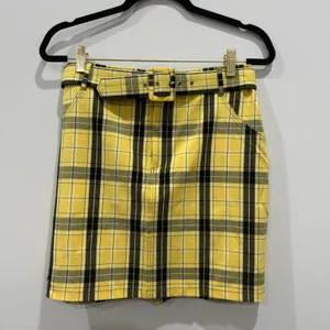 Hollister yellow plaid ultra high rise mini skirt size M NWOT thumbnail 1