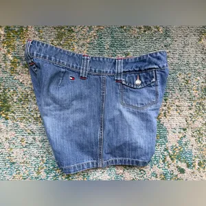 Vintage Y2K Tommy Hilfiger denim logo Jean shorts, size 8 thumbnail 5