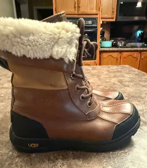Kids UGG Butte II Snow Boots Black Winter Tie-Up CWR size 3 thumbnail 1