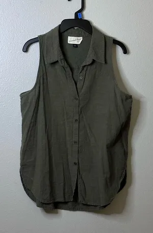 Universal Threads Women Button Down Minimalist Olive Green‎ sleeveless Blouse S thumbnail 1