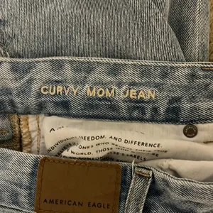 American Eagle curvy mom jeans thumbnail 5