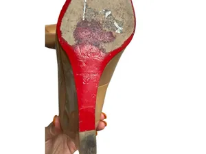 CHRISTIAN LOUBOUTIN Tan Patent Leather Wedges Size 37 / US 7 thumbnail 7