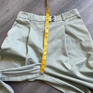 TOPSHOP Pleated High Rise Pants Sage Green US 6 Cropped thumbnail 9