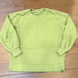 Lululemon Women’s Green Crewneck Sweater (2/4?) C27-072 thumbnail 1