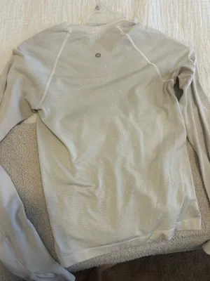 Lululemon white long sleeve swiftly tech shirt size 2 thumbnail 3