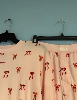 SKIMS Pink Candy Bow Pajama Set thumbnail 3