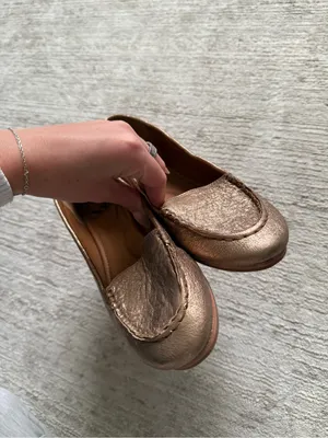 Sofft Metallic Rose Gold Leather Loafers (Size 8) thumbnail 4
