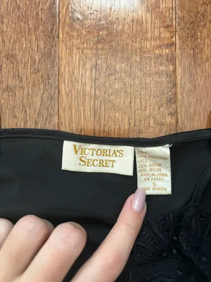 Vintage Victoria’s Secret gold label black silky lace trimmed camisole tank top thumbnail 4