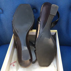 FINAL MARKDOWN Ladies etienne aigner sandals 8 thumbnail 2