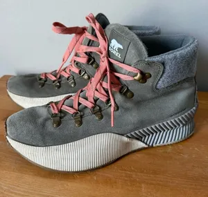 Sorel Women’s Out N About III Conquest Boots 10.5 Hiking Camping Waterproof thumbnail 1