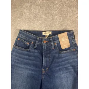 Madewell NWT Womens 27T Curvy Perfect Vintage Jeans Mid Rise Blue thumbnail 4