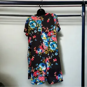 Glitzy girl boutique t shirt floral dress‎ size medium pockets thumbnail 2