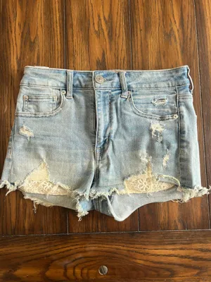 American Eagle Outfitters thumbnail 1