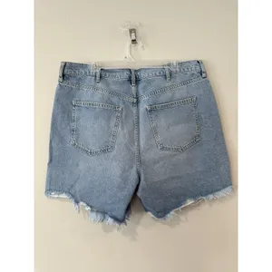 Boden women's Bermuda Denim Short Size 32 2630 thumbnail 5