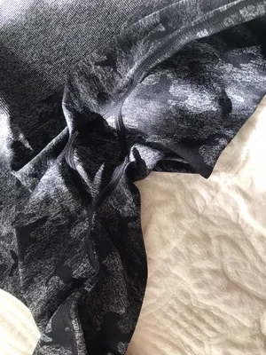 Gymshark Black Camo Seamless Leggings And Sports Bra thumbnail 4