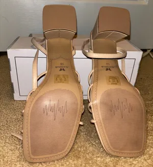Amazon Nude heels thumbnail 3