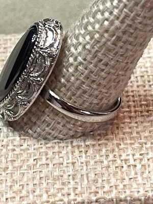 Vintage 60s Celebrity NY Oval Hematite Scalloped Filigree Statement Ring Adjusta thumbnail 4