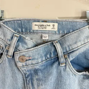 Abercrombie curve straight jeans thumbnail 2
