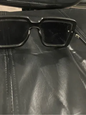Oversized Square Sunglasses in Black thumbnail 7