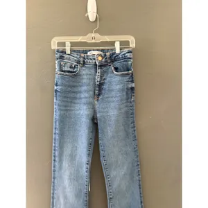 Zara Women High Waisted Flare Jeans Medium Wash‎ Blue Size 4 Slim Fit Denim Tall thumbnail 3