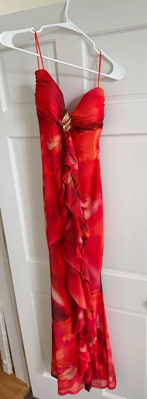 Red Dress Windsor thumbnail 1