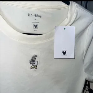 Disney and Gap Daisy Duck crop top/ baby tee thumbnail 2