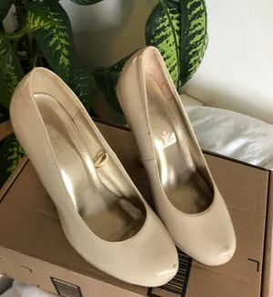 Forever 21 Nude Come Block Heel Glossy Heels thumbnail 2