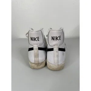 Nike Women's Blazer Mid‎ 77 White Black Size 7.5 thumbnail 4