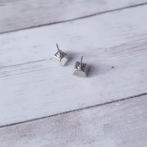 Vintage Stud Earrings Diamond Shape/Square Shape Silver Tone thumbnail 4