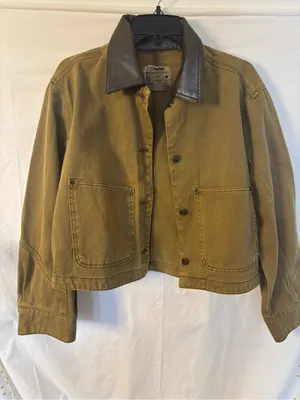 Ci Sono Cropped Olive Green Jacket with Black Contrast Collar thumbnail 3