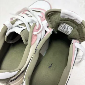 Puma Puma Carina Street Platform Sneaker Pink‎ and White Casual Sneakers size 8 thumbnail 9