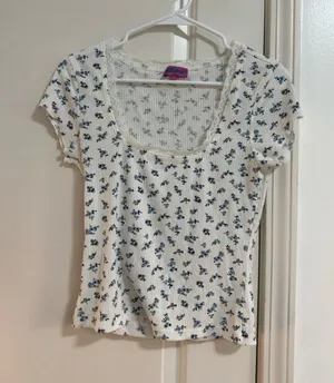 Edikted White Short Sleeve Scoop Neck Top with Navy Floral thumbnail 1