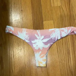 NWT!! Roxy Lahaina Lights Reversible Tanga Bikini Bottom Size Large thumbnail 3