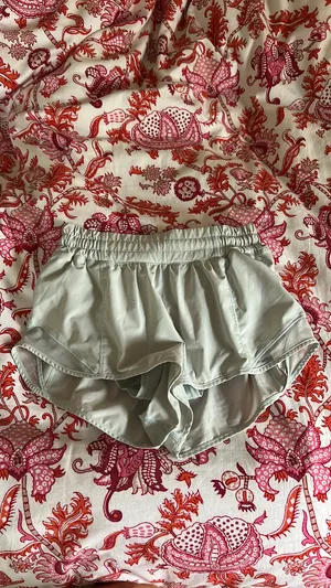Lululemon Hotty Hot 2.5" thumbnail 3