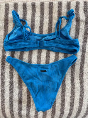 Triangl Bikini thumbnail 2