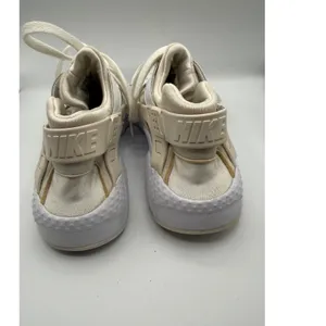 Nike Air Huarache Run‎ GS Women Size 7Y White Sneakers Streetwear Athleisure thumbnail 8