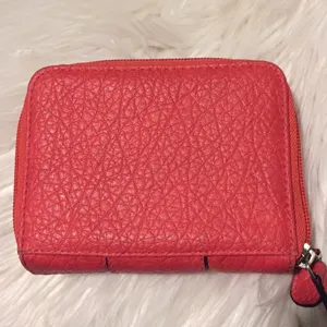 Red wallet thumbnail 2