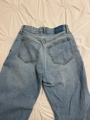 Abercrombie High-Rise Mom Jeans Curve Love thumbnail 4