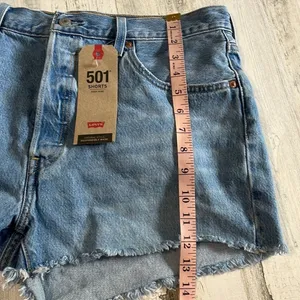 Levi’s 501 hi- rise shorts size 33. NWT thumbnail 10