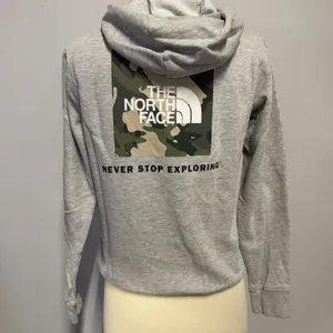 The‎ North Face Gray Pullover Hoodie Sweatshirt thumbnail 4