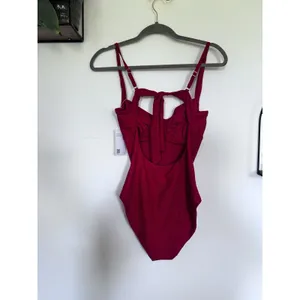 NWT Quince Cherry Red Italian Underwire One Piece Swimsuit Size Large thumbnail 2