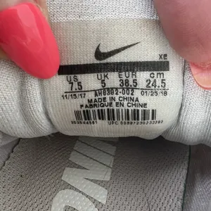 Nike Size 7.5 Air Zoom Pegasus 35 Premium Running Shoes Vast Grey AH8392-002 thumbnail 5