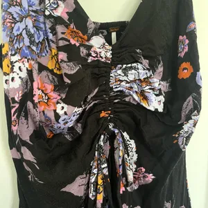 Floral Black Dress with Ruched and Tie Detailing thumbnail 3