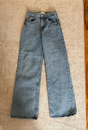 H&M High Rise Straight Leg Jeans thumbnail 1