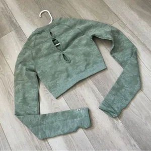Gymshark Crop Top adapt camo seamless womens Green (small) cutout workout gym thumbnail 4