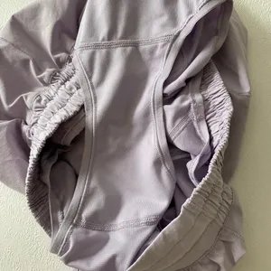 Lululemon Hotty Hot Shorts Size 6 Lavender Purple 2.5” Running Athletic thumbnail 5