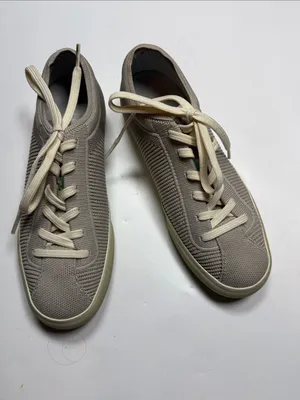 Rothy's The Lace Up Sneaker in a gray color S-557 Sz 8 thumbnail 2