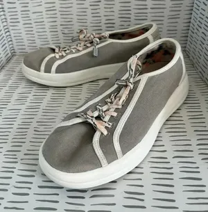 Hey Dude Shoes‎ Womens 6 Karina Joy Gray thumbnail 1